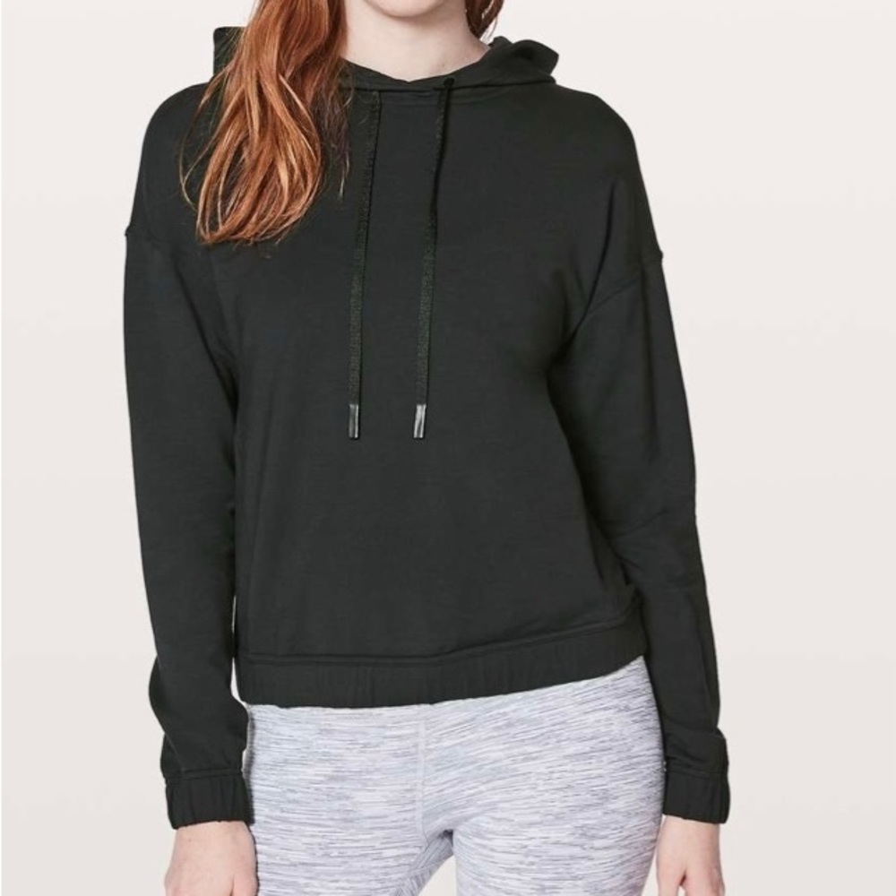 LULULEMON Twisted & Tucked Pullover size 6